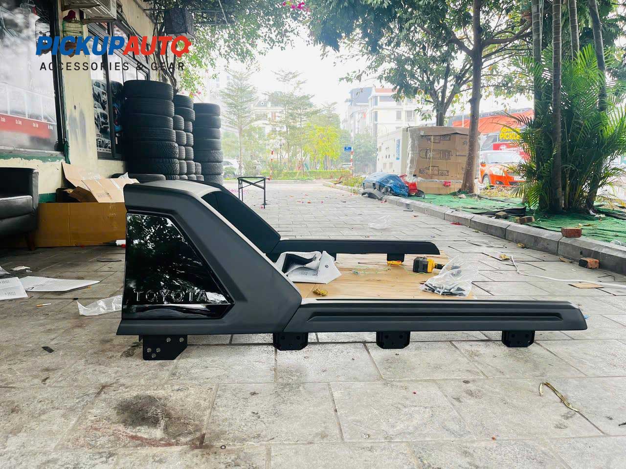 THANH THỂ THAO HILUX TRAVO 2026