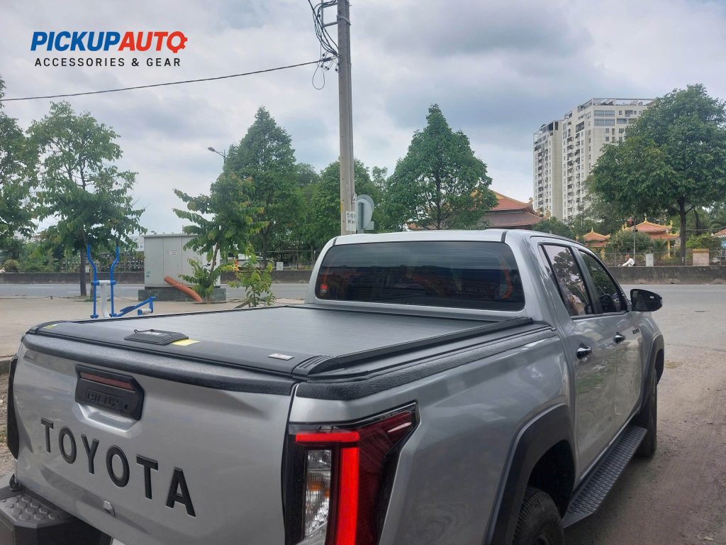 nắp thùng cuộn xe Hilux 2026